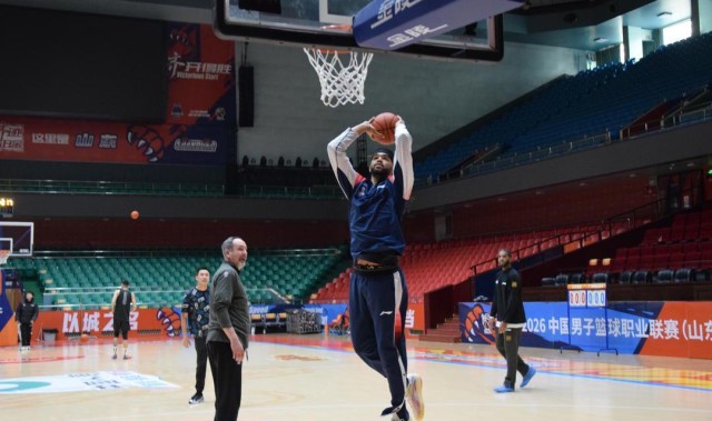 半岛体育入口-新援琼斯迎常规赛首秀！5日晚客战广州，高速男篮力争马年开门红