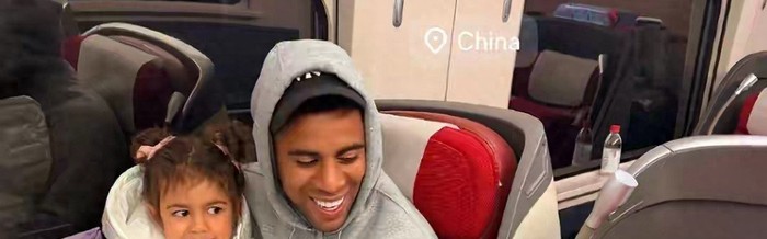 半岛体育下载-巴西球星接妻儿来华过年，是作秀还是真融入？|古斯塔沃|路易斯-古斯塔沃|古斯塔沃-博乌|文化|球迷_新浪体育_新浪新闻