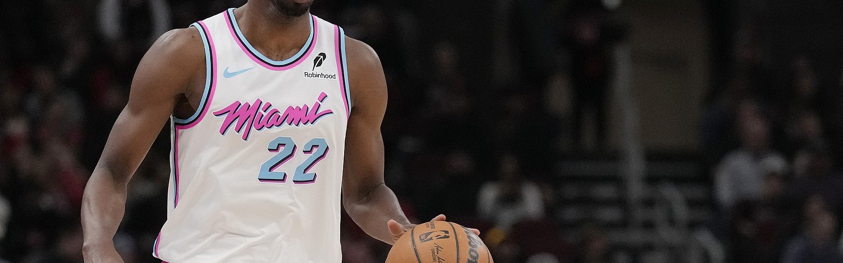 半岛体育下载-美媒策划三方交易方案：维金斯加盟湖人联手詹眉，八村塁与克内克特转投热火