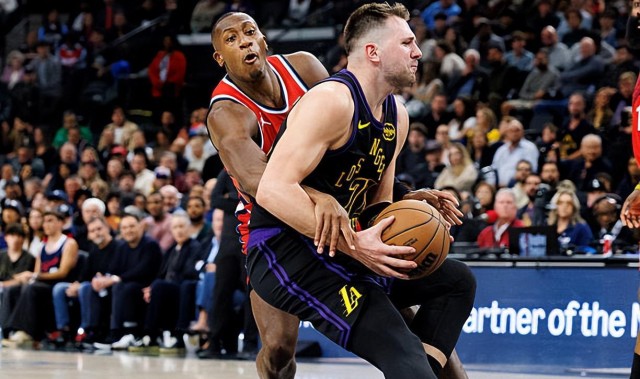 半岛体育-数据上无可挑剔，但湖人后场核心在场上的实际作用其实非常有限？