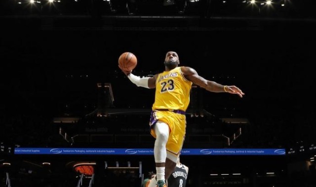 半岛体育-球星轮休乱象愈演愈烈，赛程功利化凸显，体育竞技精神何在