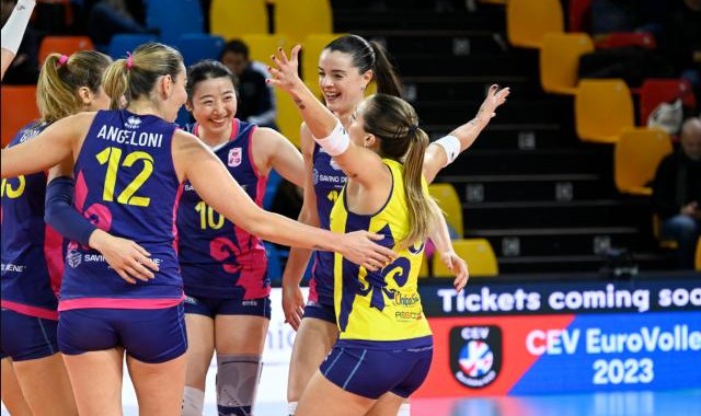 半岛体育官网-朱婷轮休姚迪首发表现出色 斯坎迪奇欧联杯获胜